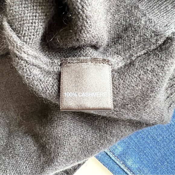 QUINN Dip Dye Turtle Neck Cashmere Sweater Black Gray Sz S - Picture 6 of 10